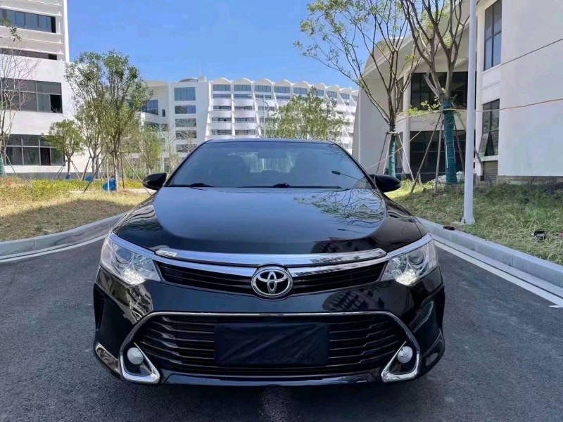 北京17年丰田凯美瑞1