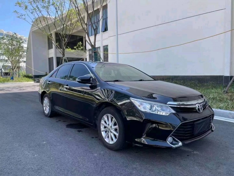 北京17年丰田凯美瑞2