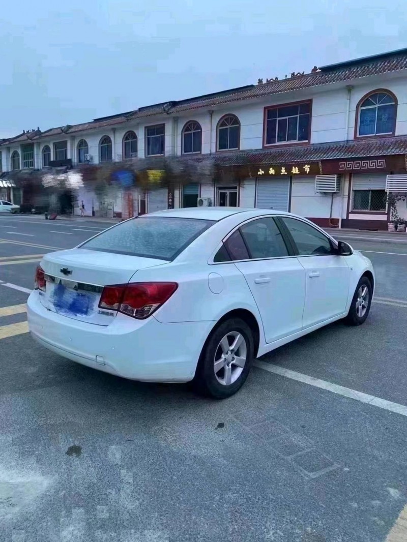 北京13年雪佛兰科鲁兹8