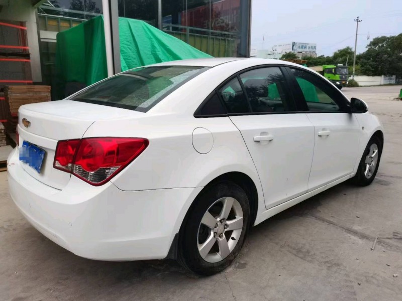 保定13年雪佛兰科鲁兹8