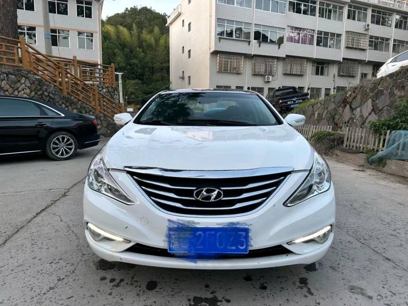 溫州14年現代索納塔八1