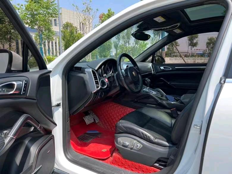 盐城13年保时捷卡宴6