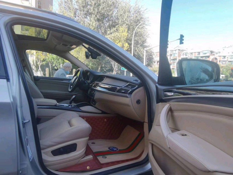 北京11年宝马X67