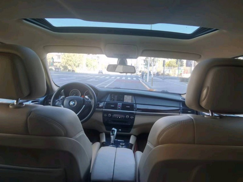 北京11年宝马X68