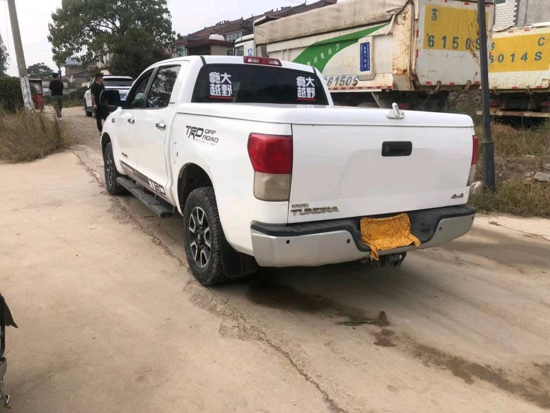 徐州13年丰田坦途8