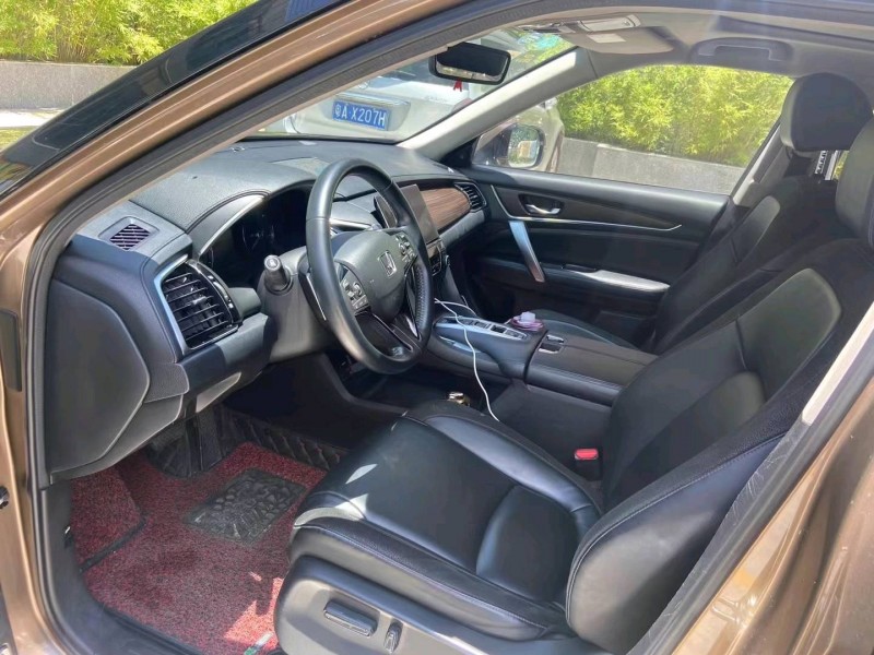 广州17年本田冠道4