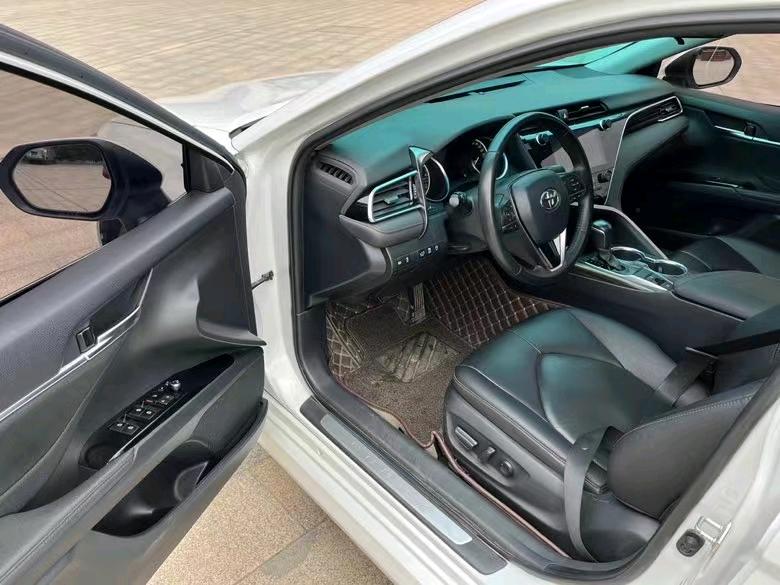 盐城19年丰田凯美瑞7