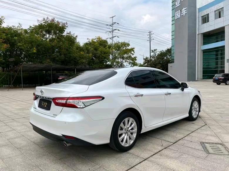 盐城19年丰田凯美瑞9
