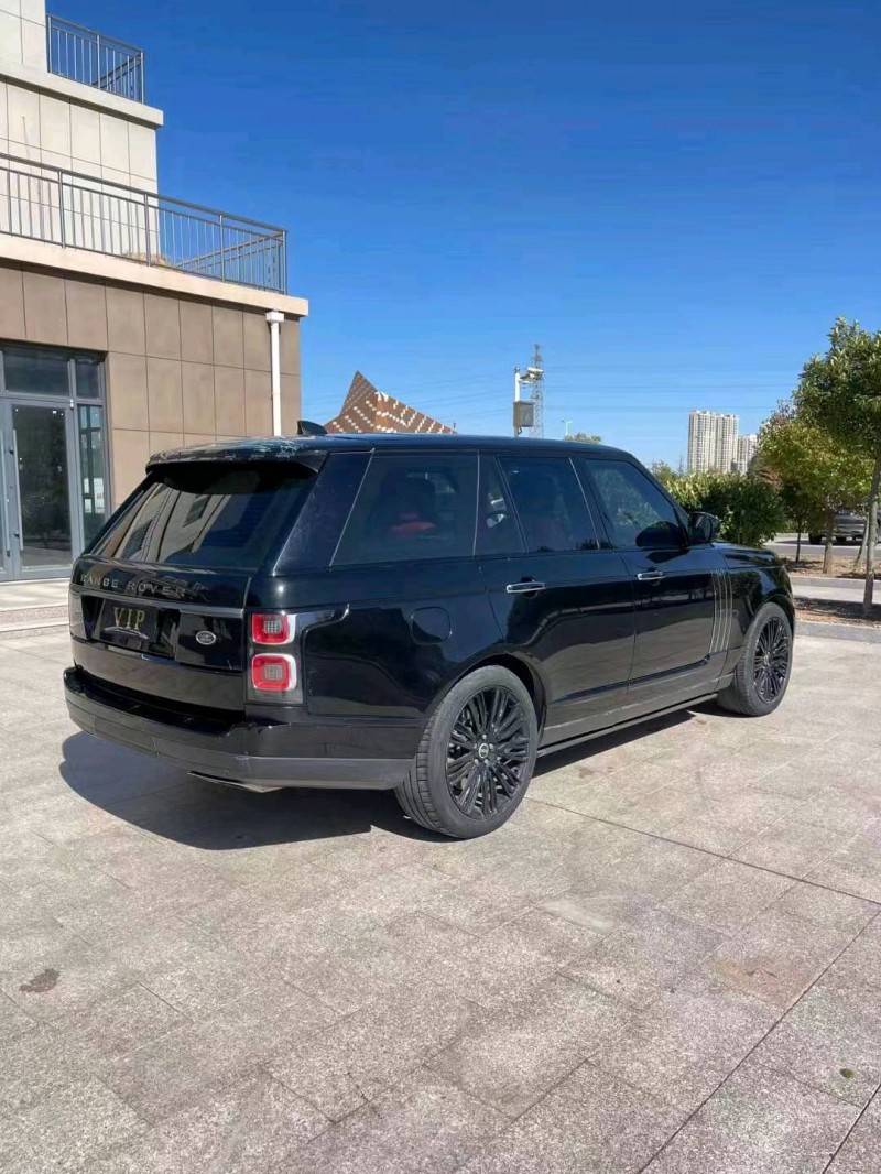 青岛18年路虎揽胜行政9