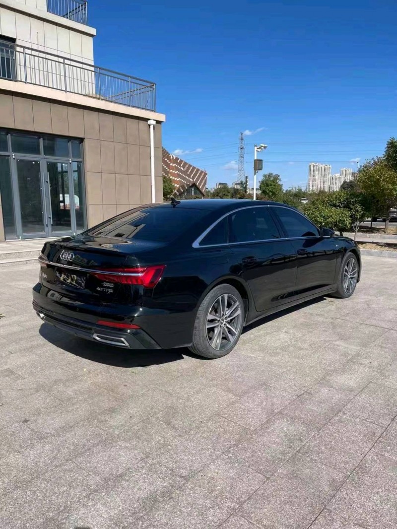 青岛21年奥迪A6L10