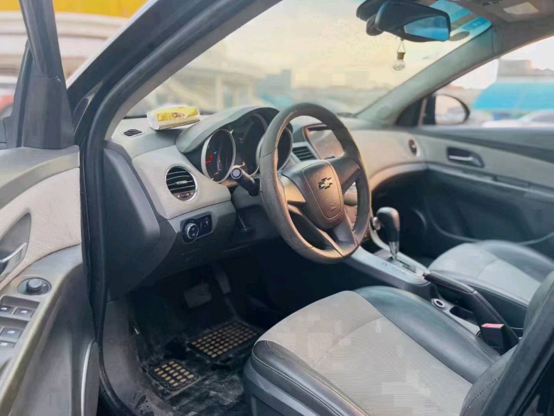 东莞10年雪佛兰科鲁兹5