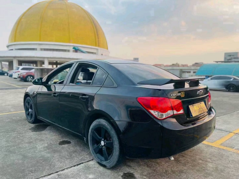 东莞10年雪佛兰科鲁兹3