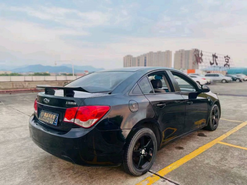 东莞10年雪佛兰科鲁兹2