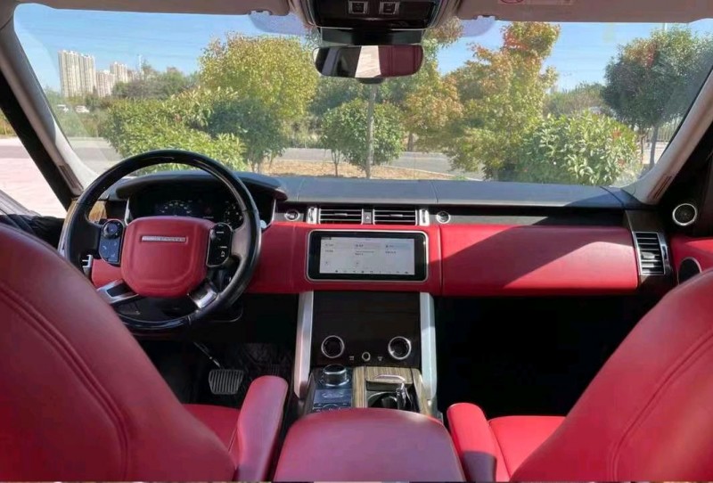 青岛18年路虎揽胜行政2