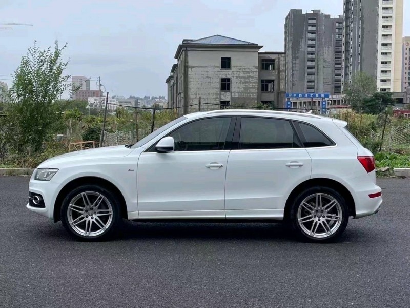 青岛12年奥迪Q58
