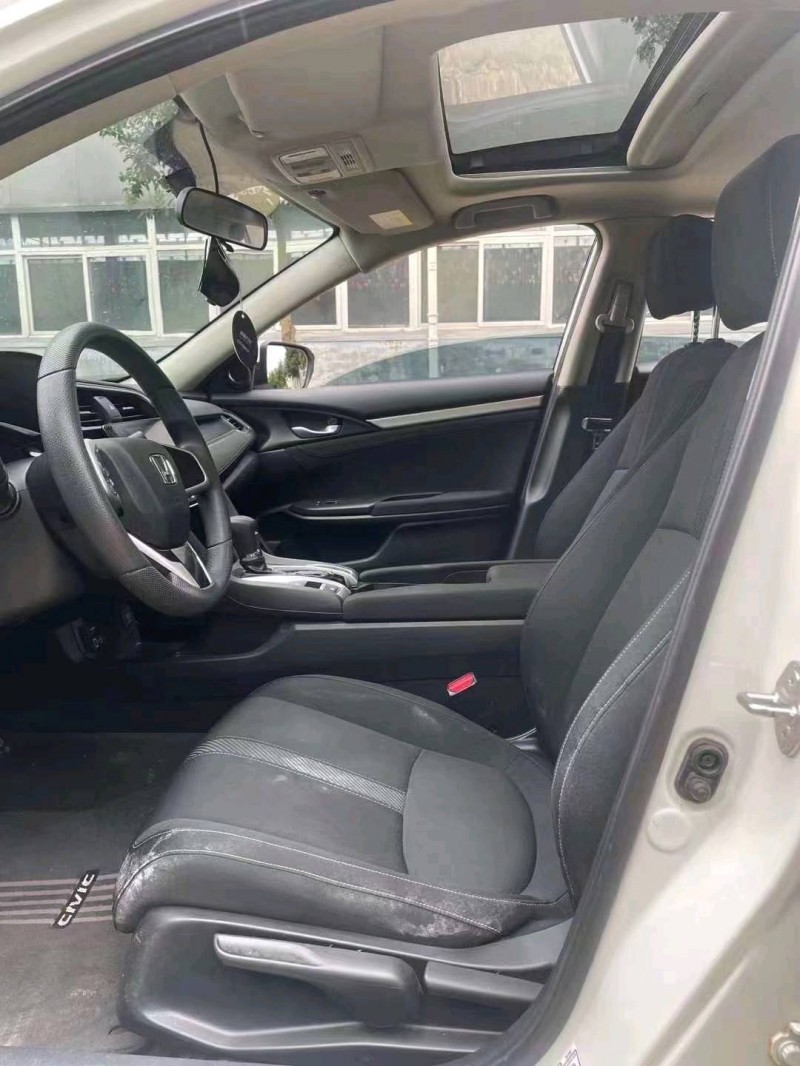 青岛18年本田思域4