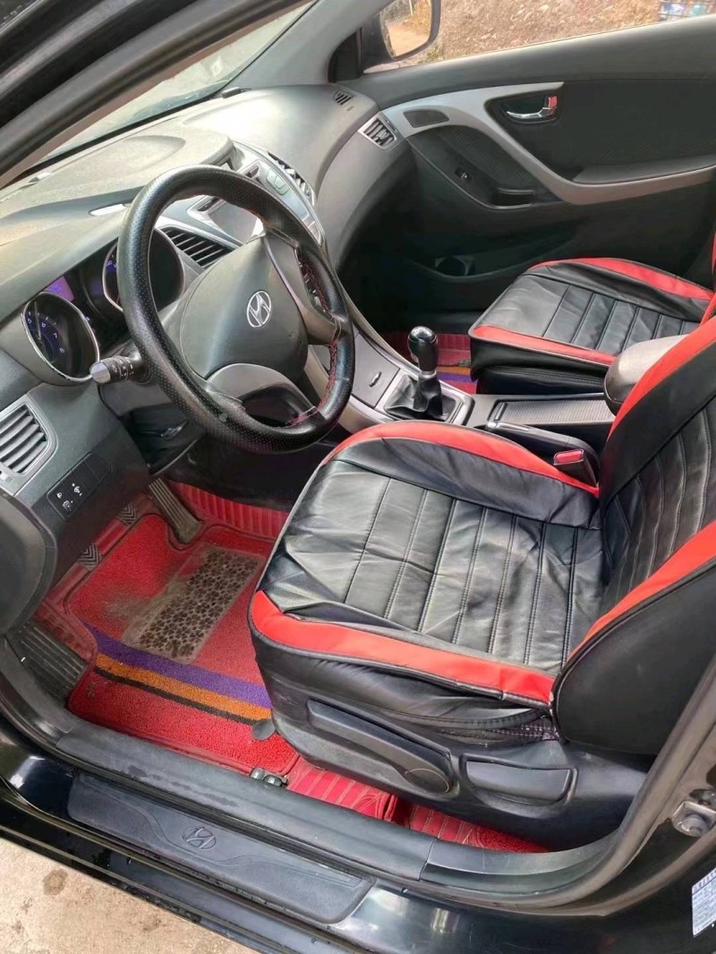 保定13年现代朗动5