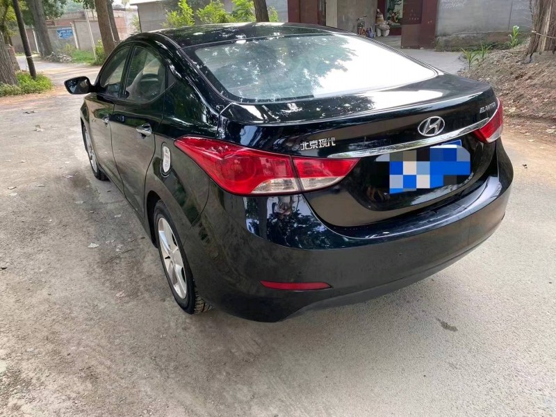 保定13年现代朗动7