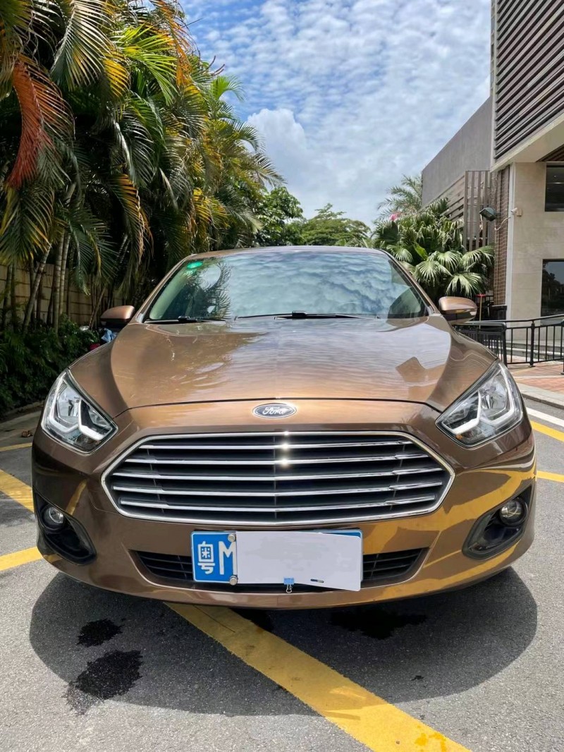 佛山17年福特福睿斯9