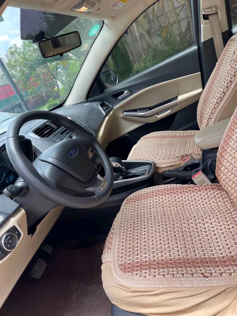 佛山17年福特福睿斯3