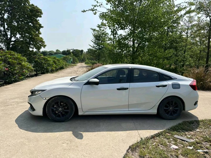 广州19年本田思域5