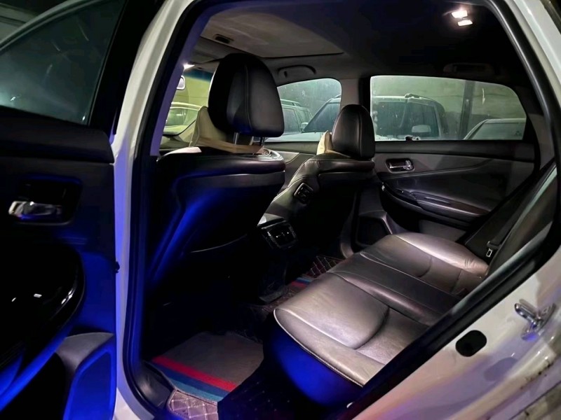 济南15年本田思铂睿8