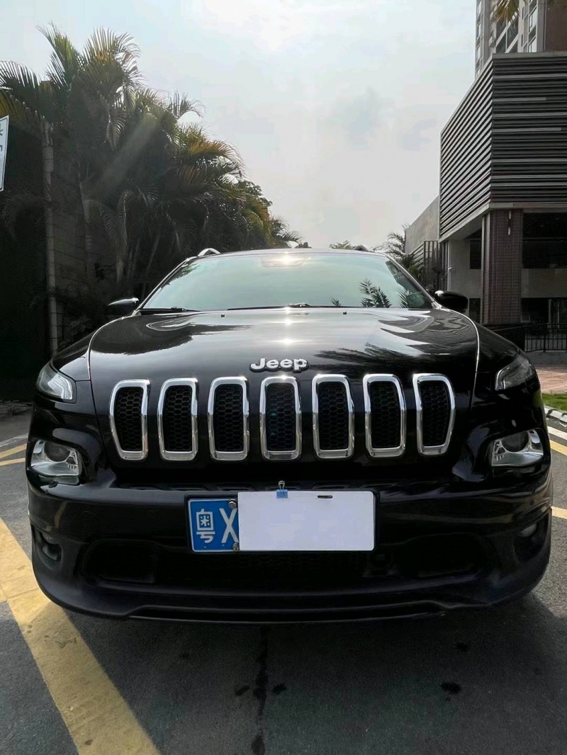 佛山15年Jeep自由光9