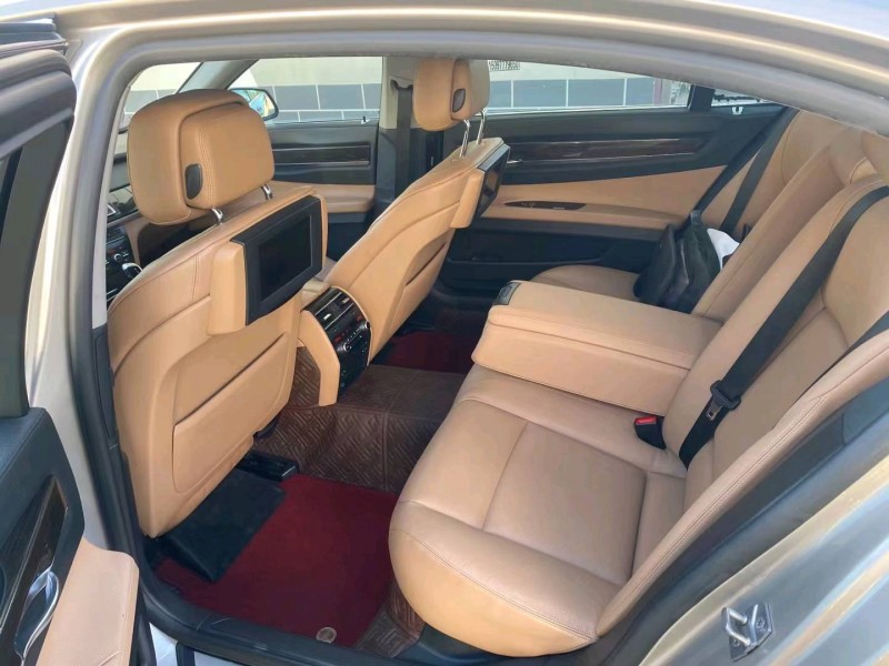 保定12年宝马7系4