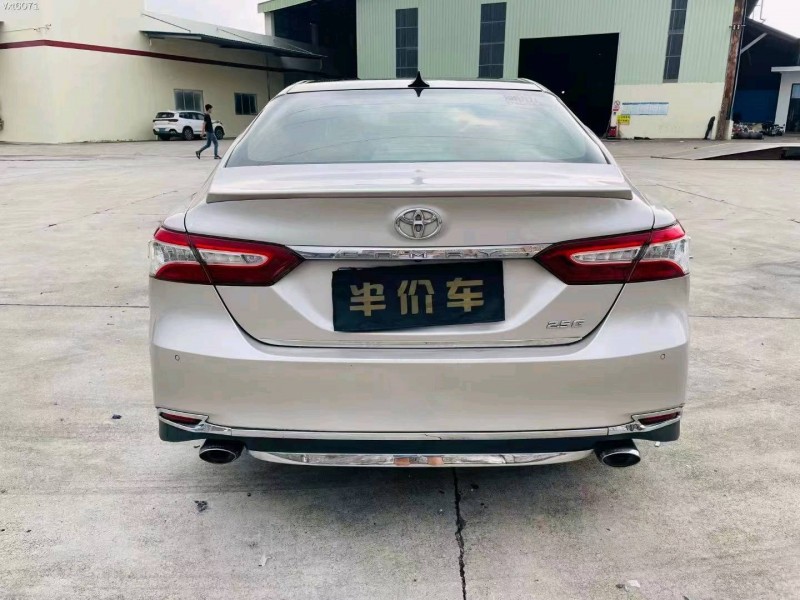 东莞18年丰田凯美瑞5