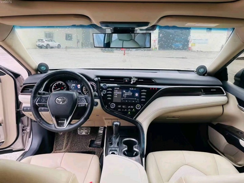 东莞18年丰田凯美瑞7