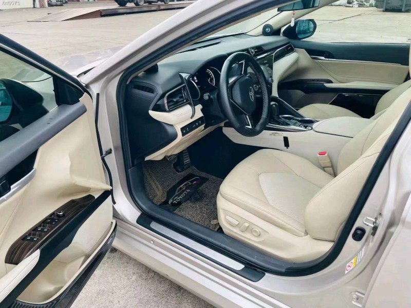 东莞18年丰田凯美瑞8