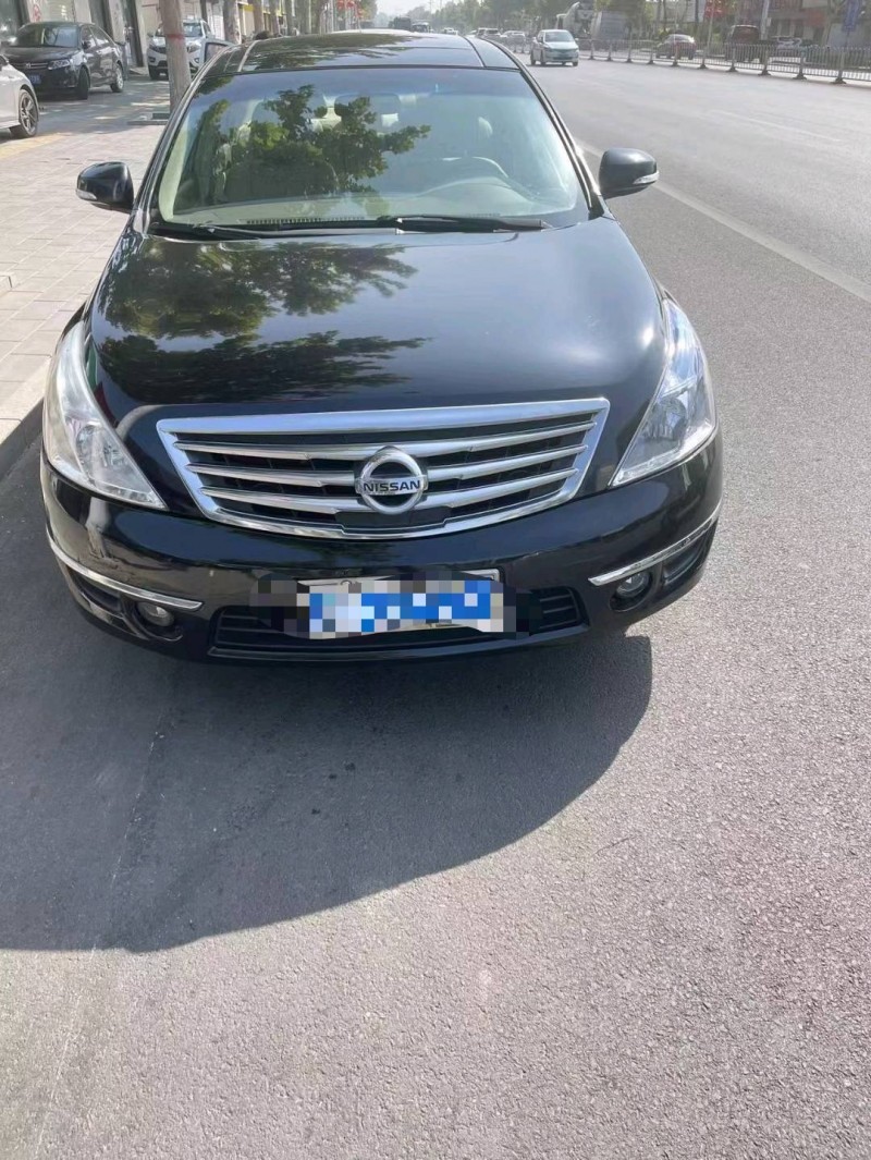 保定10年日产天籁1