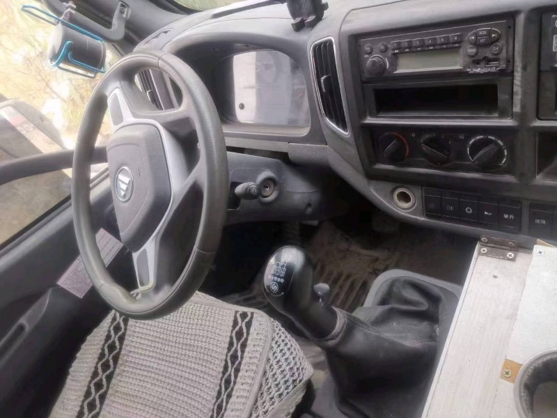 保定14年奔驰唯雅诺6