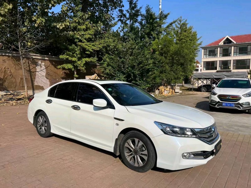 青岛16年本田雅阁5