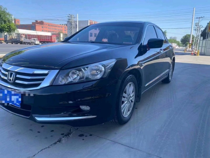 保定13年本田雅阁2