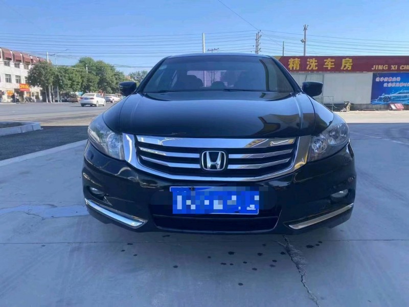 保定13年本田雅阁1