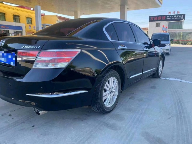 保定13年本田雅阁8