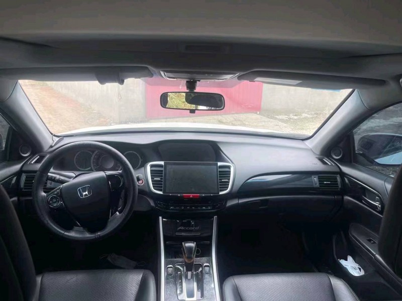 石家庄17年本田雅阁6