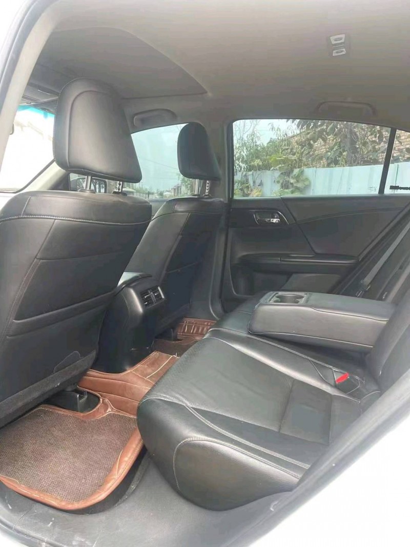 石家庄17年本田雅阁5