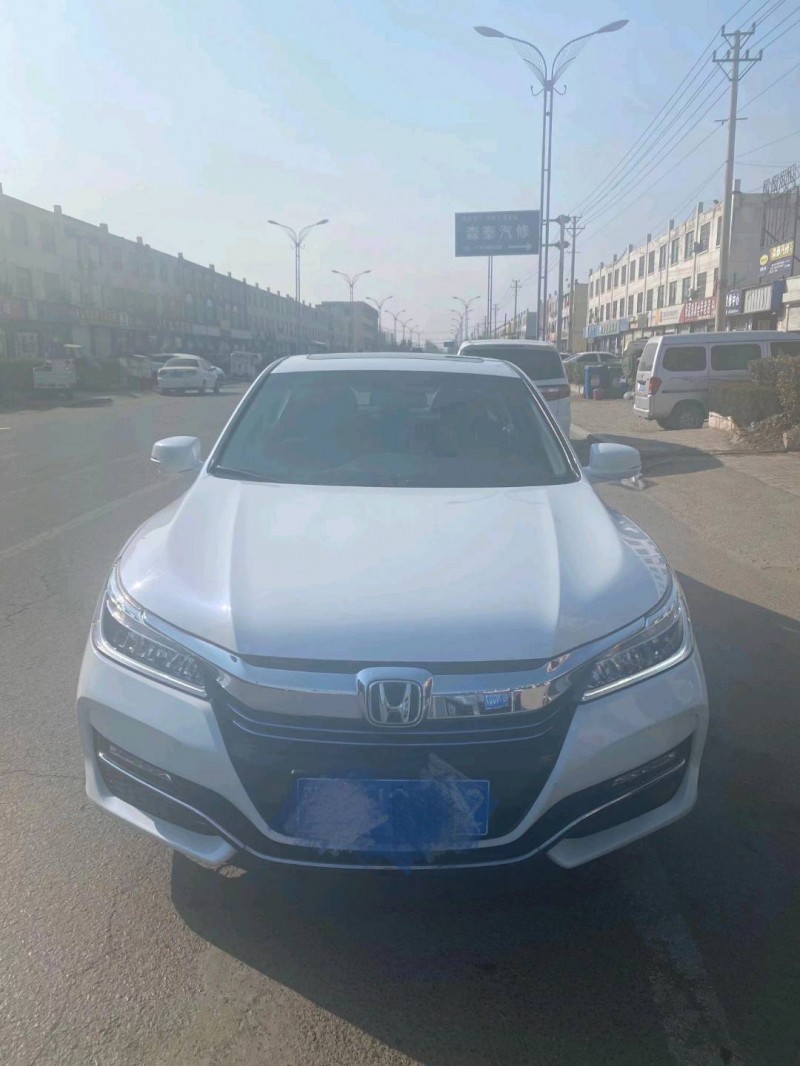 青岛19年本田雅阁1