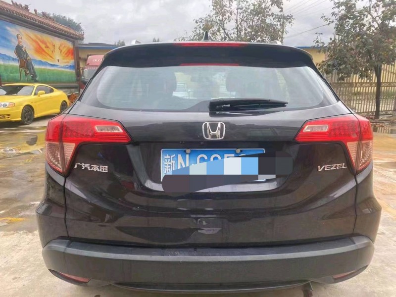 青岛15年本田缤智8