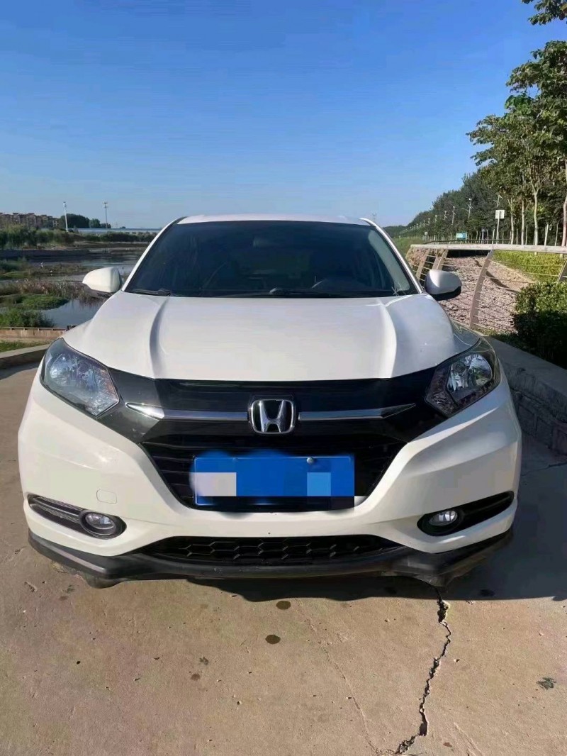 青岛16年本田缤智8