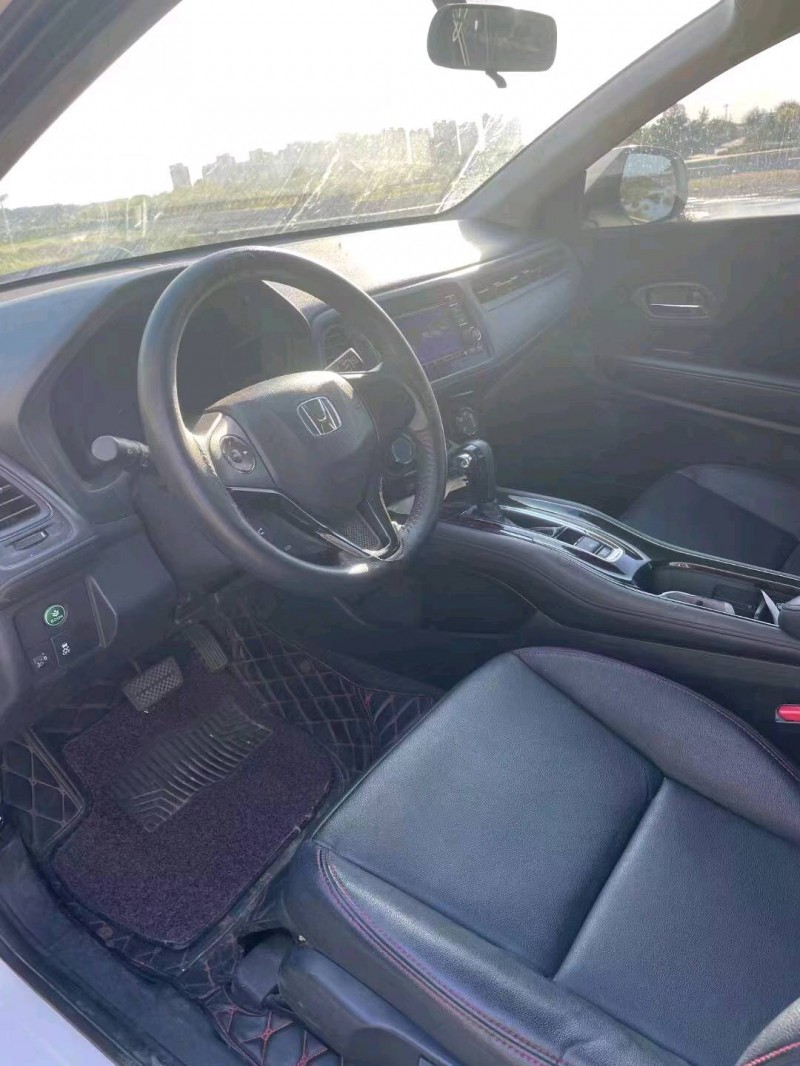 青岛16年本田缤智4