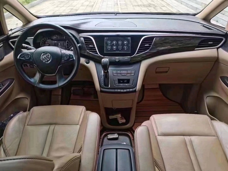 东营19年别克GL84