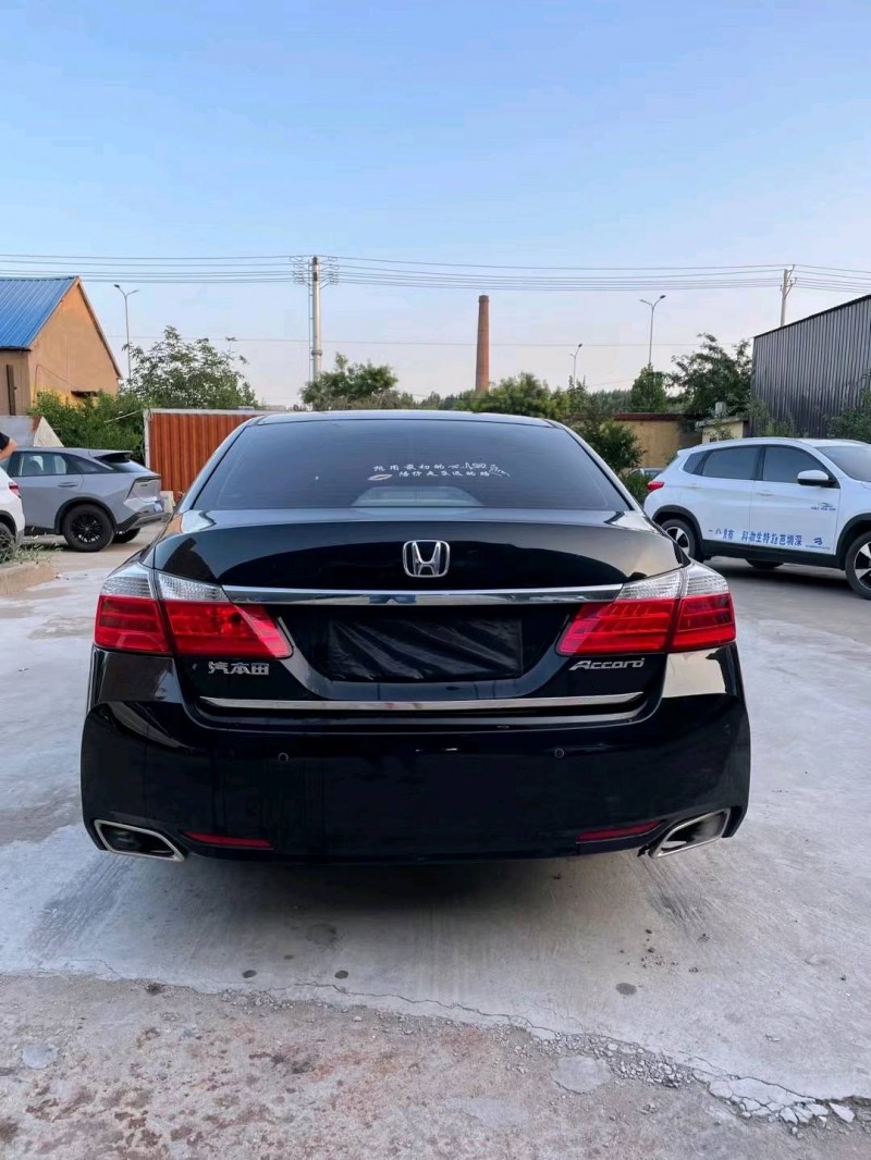 临沂14年本田雅阁3