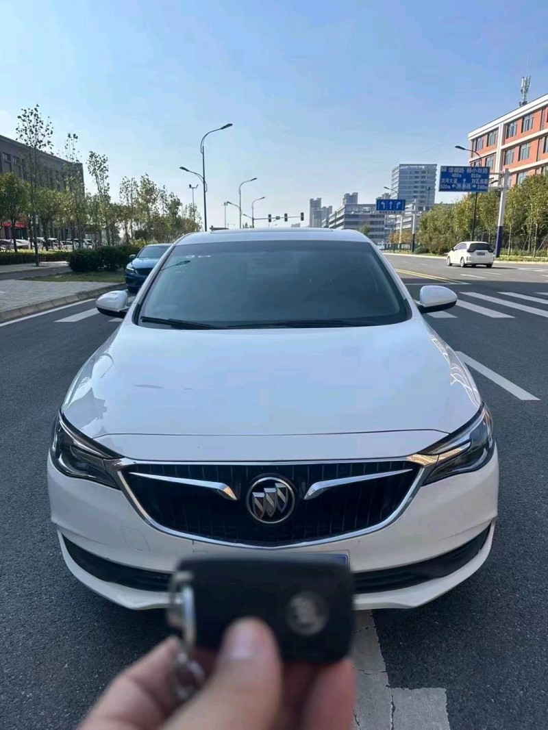 枣庄19年别克英朗1