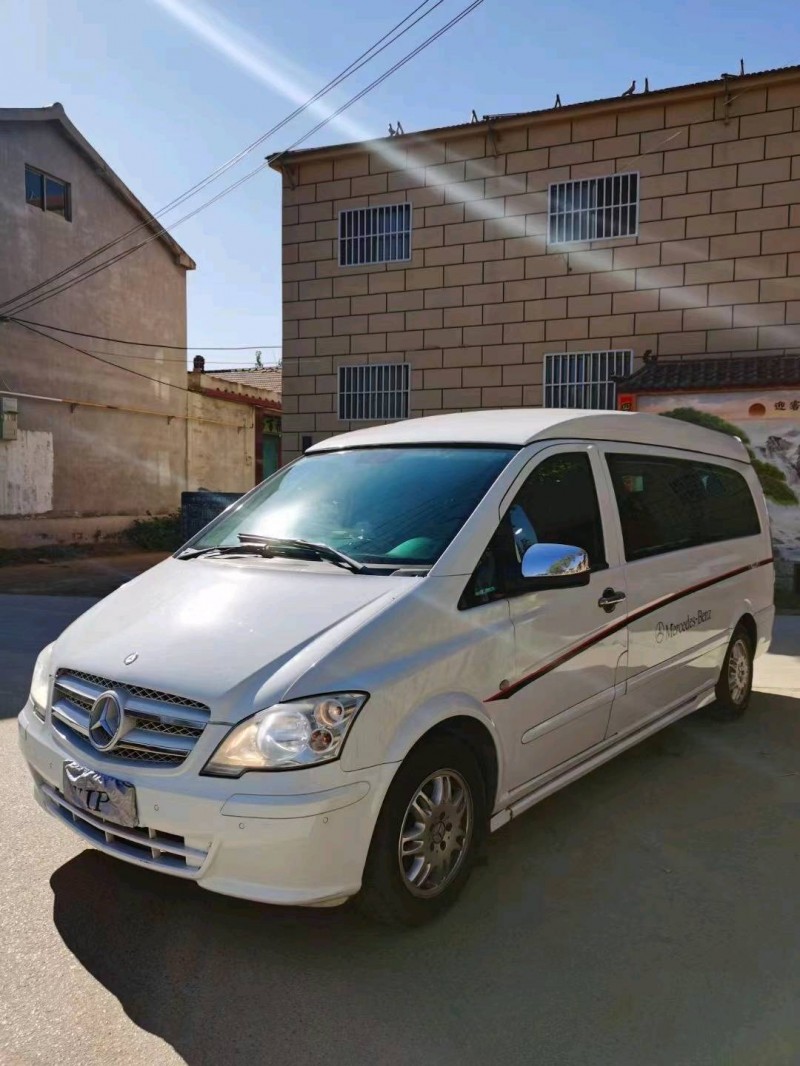 北京13年奔驰唯雅诺2