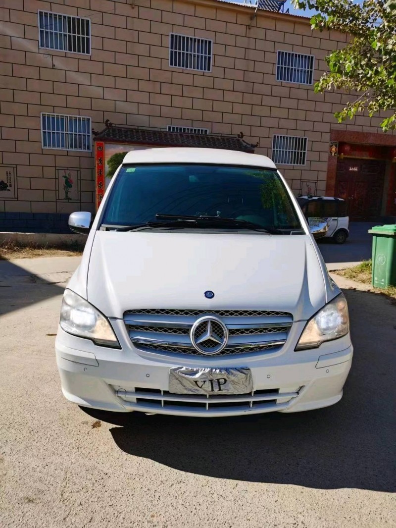 北京13年奔驰唯雅诺1