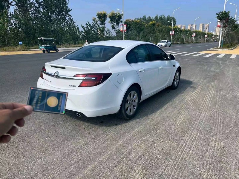 宜昌15年別克君威5