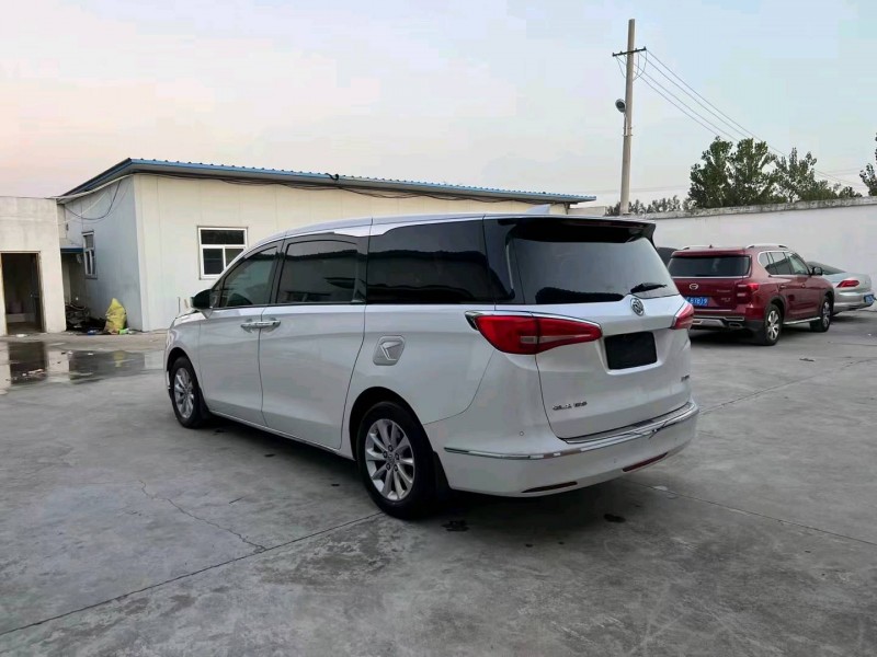 徐州18年别克GL82